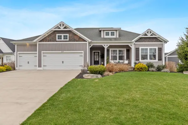 6317 Eaglewood Drive, Hudsonville, MI 49426