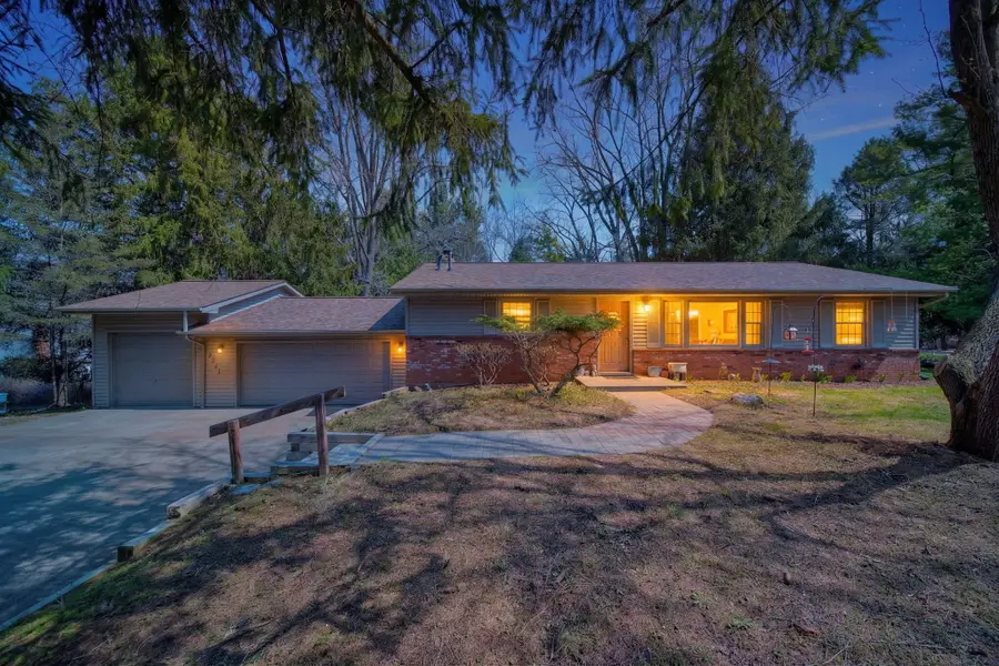 3381 Pine Ridge Drive, Jackson, MI 49201 - #2