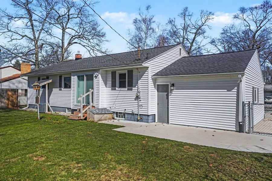 1657 Leif Avenue, Norton Shores, MI 49441 - #3