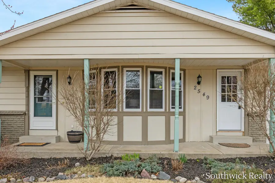 2549 Rockhill Drive Ne, Grand Rapids, MI 49525 - #3