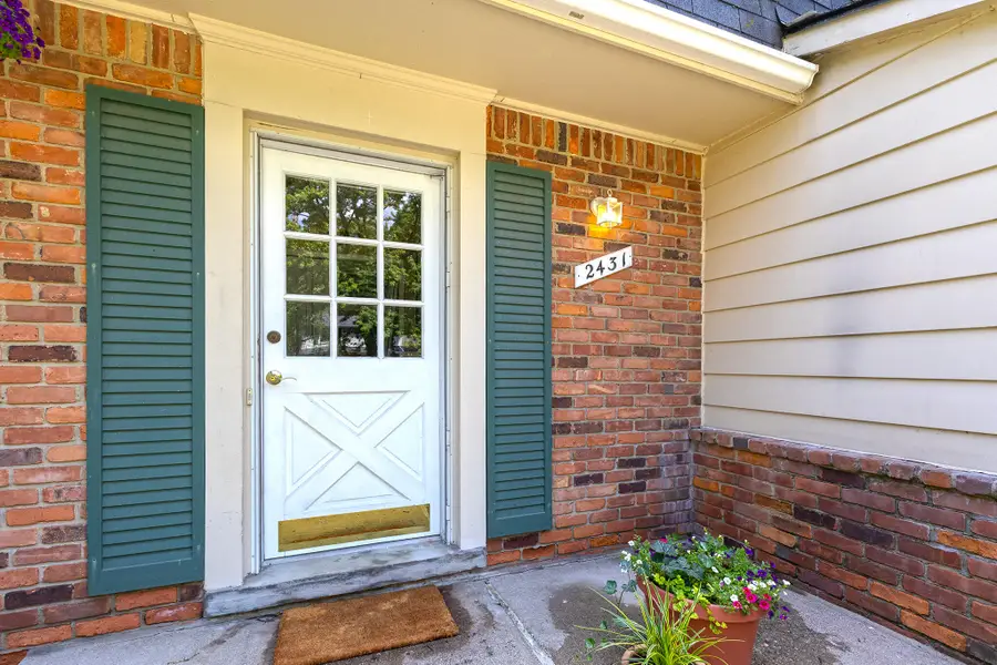 2431 Roanoke Drive, Ypsilanti, MI 48197 - #3