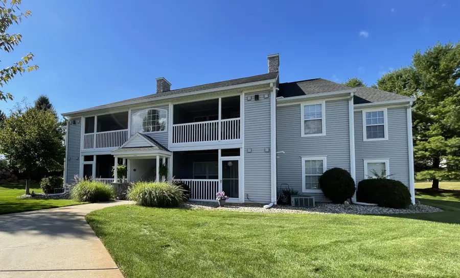 732 W Barrington Circle, Jackson, MI 49203 - #2