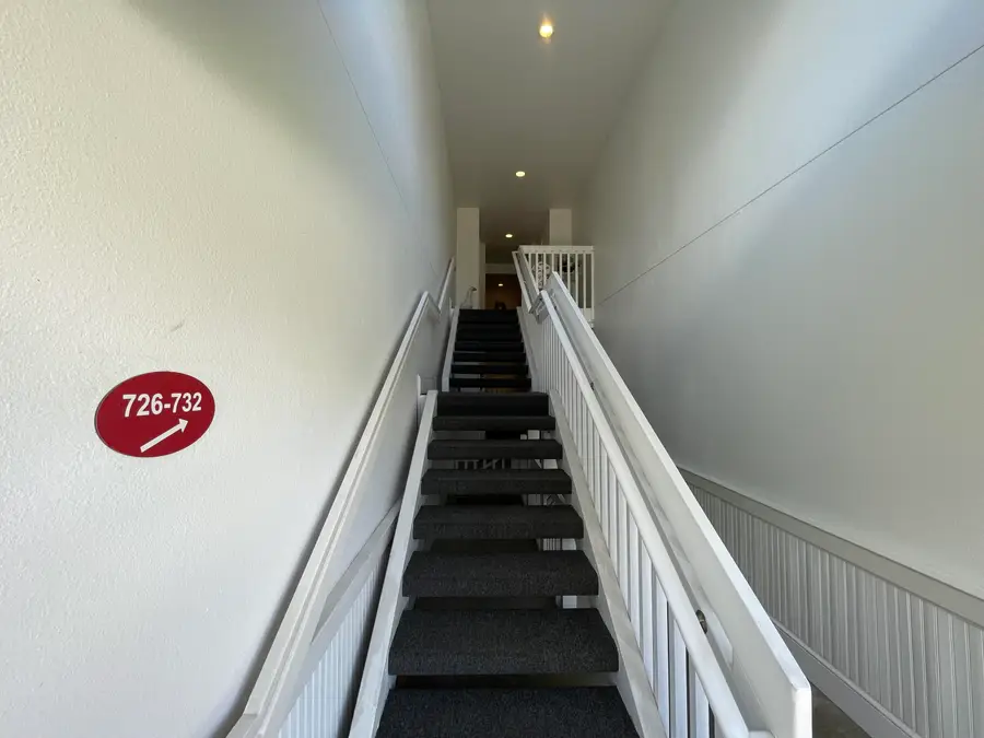 732 W Barrington Circle, Jackson, MI 49203 - #3