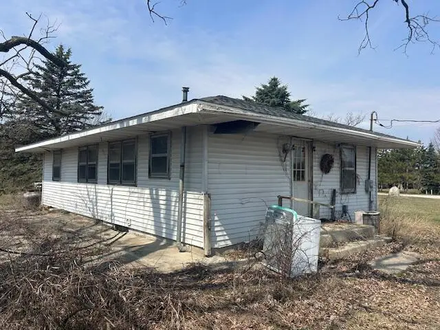 6515 W Broomfield Road, Mount Pleasant, MI 48858 - #2