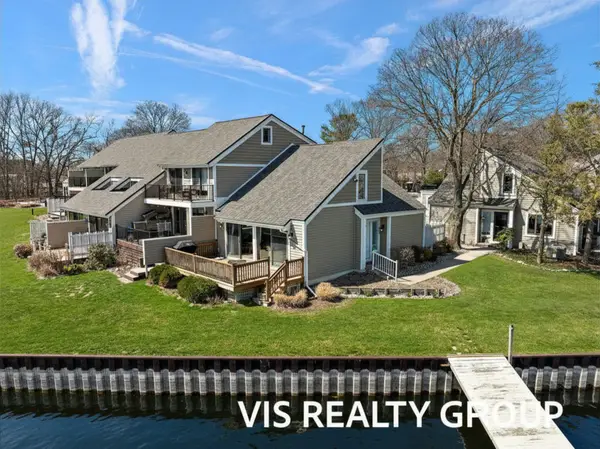 570 Wind Drift Lane #25, Spring Lake, MI 49456