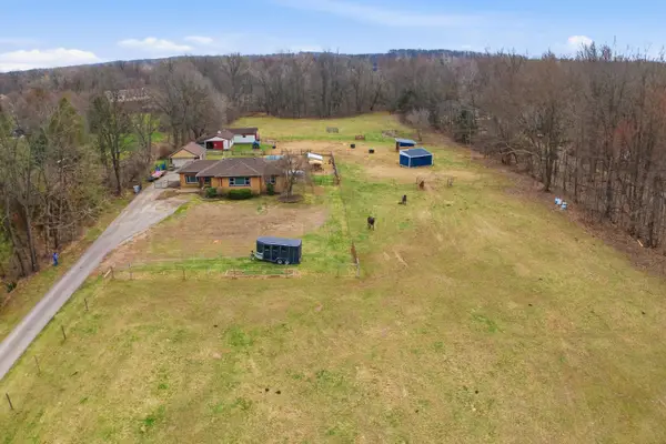 58765 Travis Road, New Hudson, MI 48165