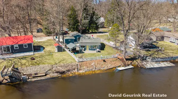 7566 Main Street, Newaygo, MI 49337