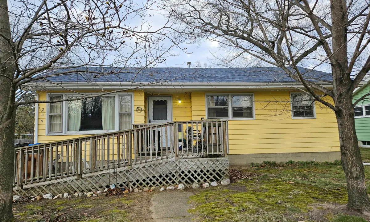 209 S Marshall Street, New Buffalo, MI 49117 - #1