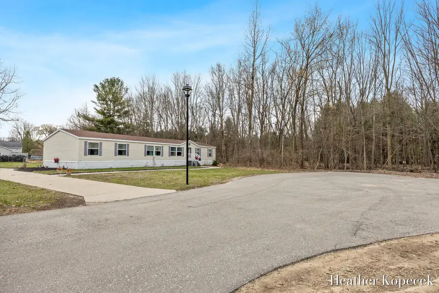 125 San Souci Drive Nw, Sparta, MI 49345 - #2