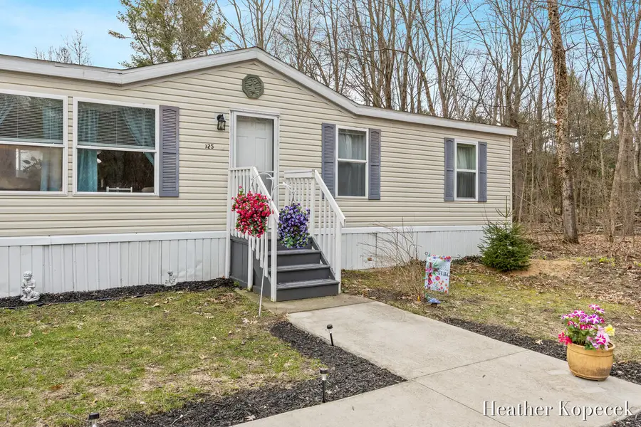 125 San Souci Drive Nw, Sparta, MI 49345 - #3