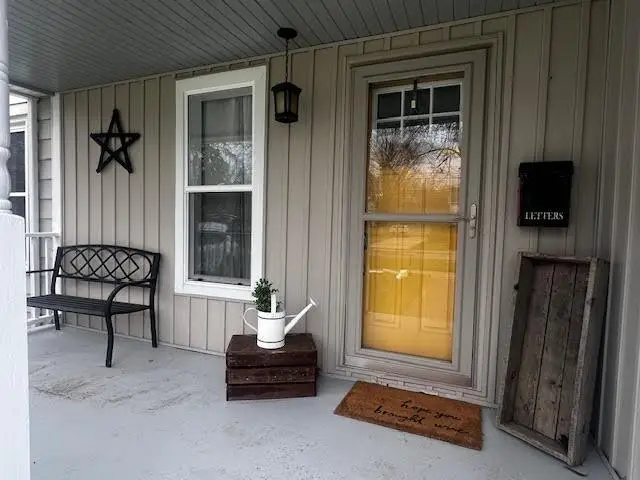 207 S Locust Street, Wayland, MI 49348 - #2