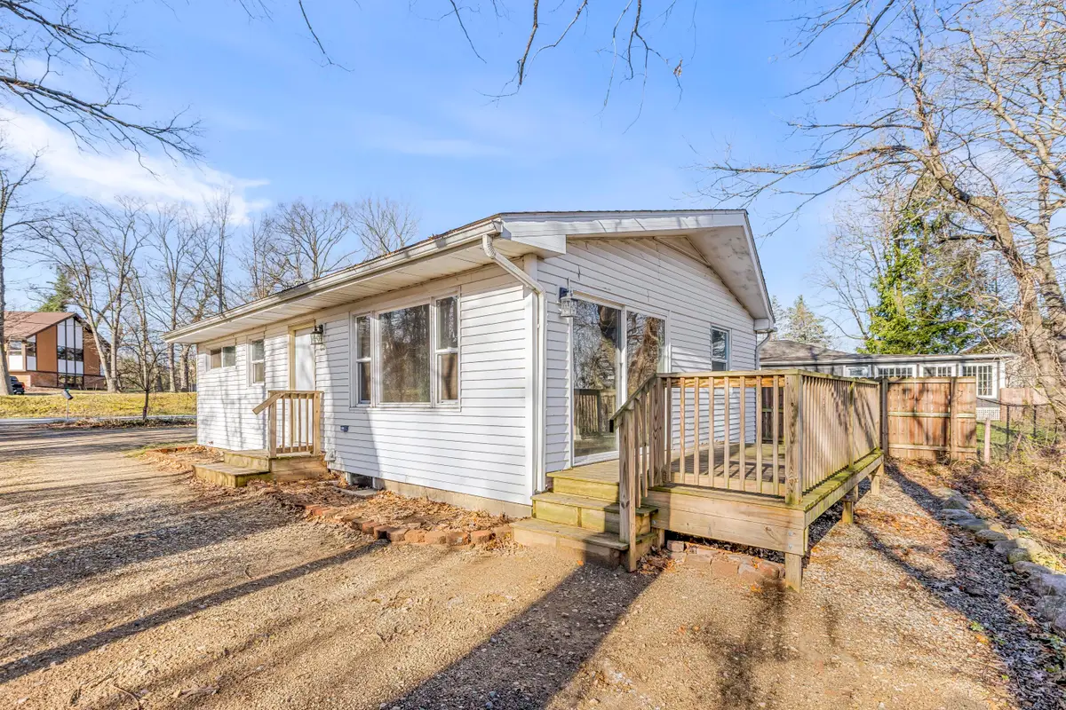 405 S Shore Drive, Battle Creek, MI 49015 - #1