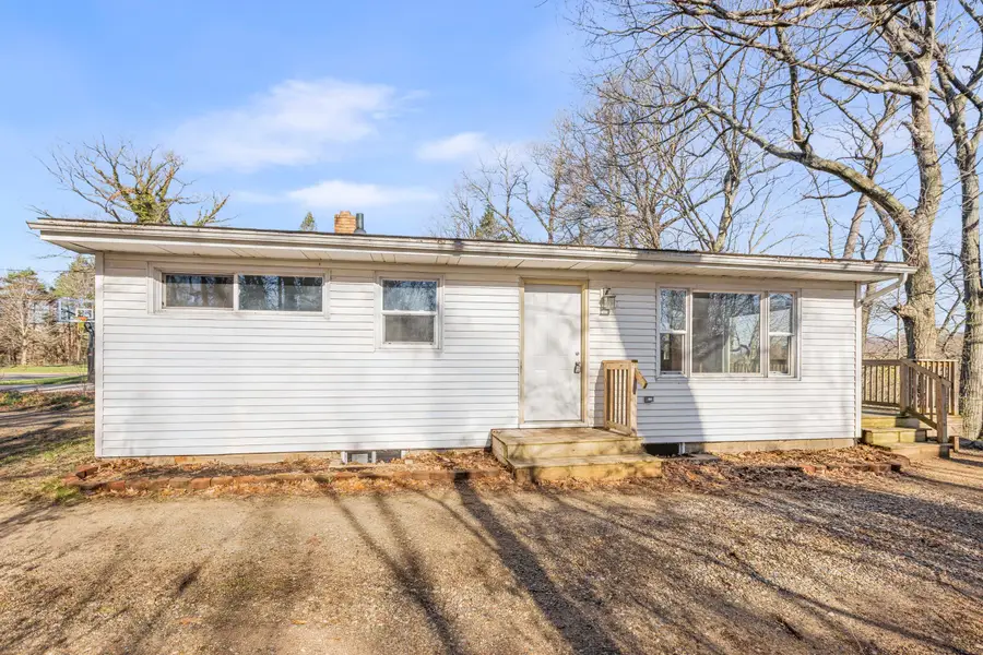 405 S Shore Drive, Battle Creek, MI 49015 - #2