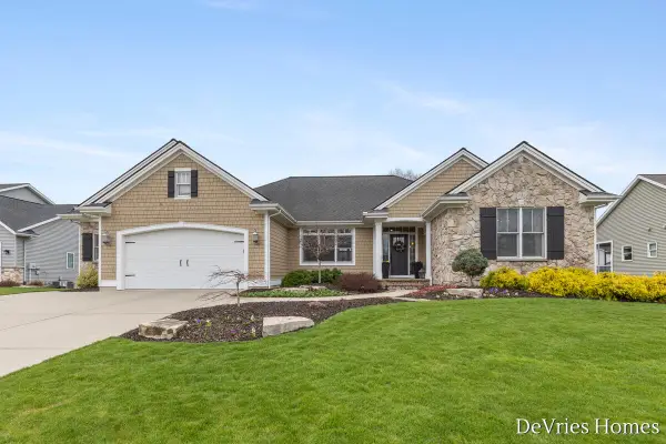 4045 Antigo Court Sw, Grandville, MI 49418