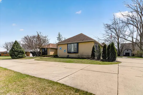 38609 Jahn Street, Livonia, MI 48152