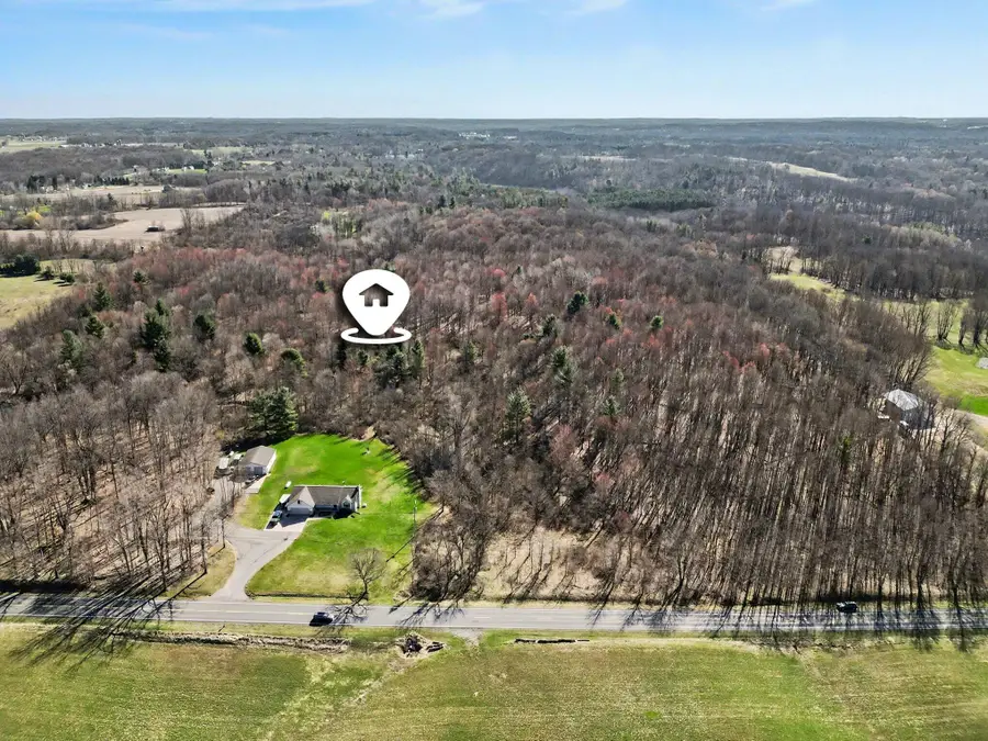 10410 N Division Ne, Sparta, MI 49345 - #2