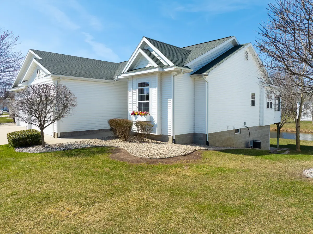 2498 E Turning Leaf Way, Fruitport, MI 49415 - #1