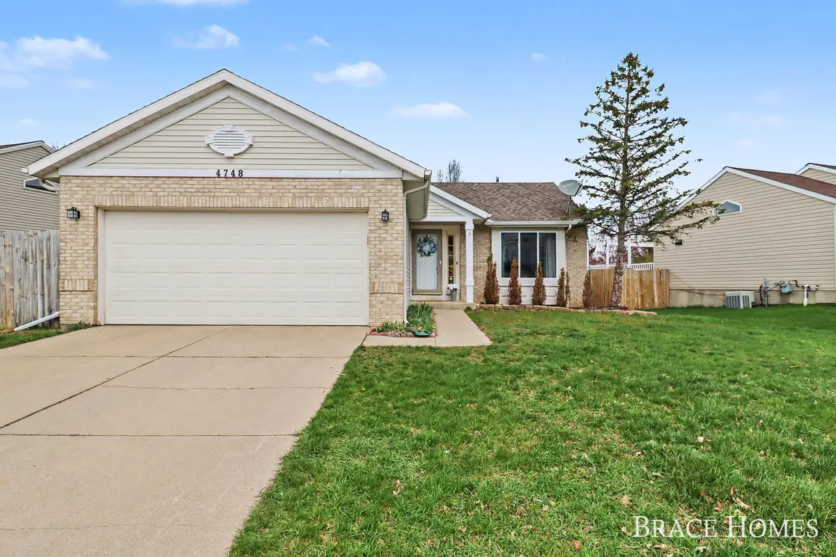 4748 Meadow Lake Drive Se, Kentwood, MI 49512 - #1