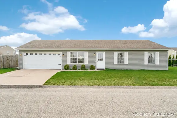11688 Bear Meadows Drive Se, Alto, MI 49302
