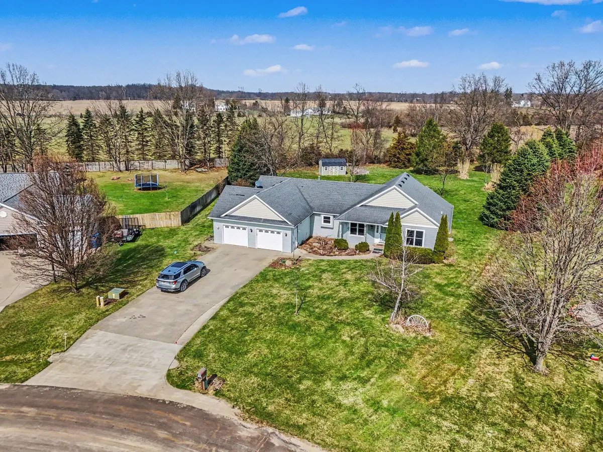 27580 Manchester Circle, Paw Paw, MI 49079 - #1