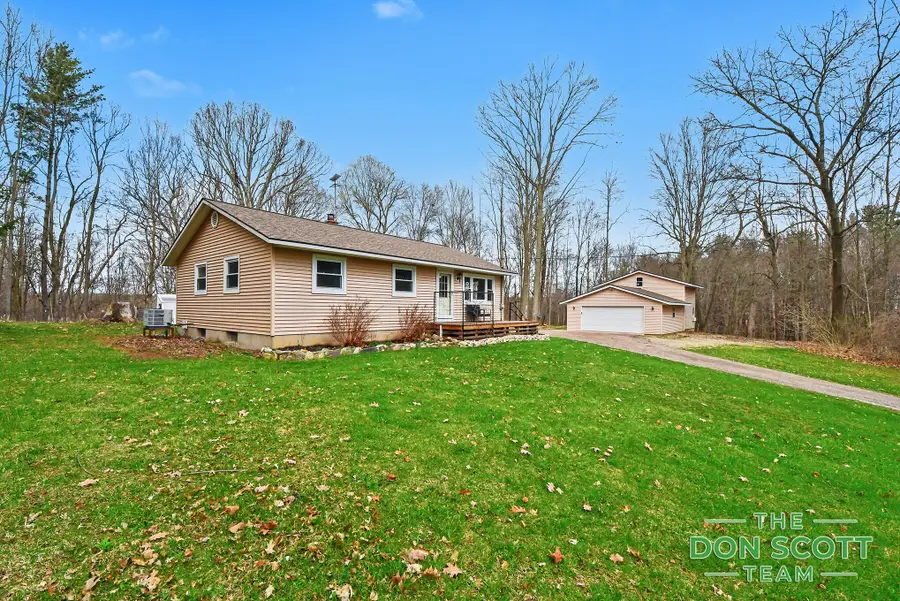 2589 Rector Avenue Ne, Rockford, MI 49341 - #3