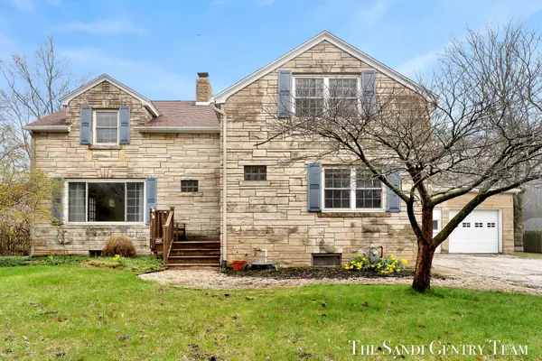 15008 Lakeshore Drive, Grand Haven, MI 49417