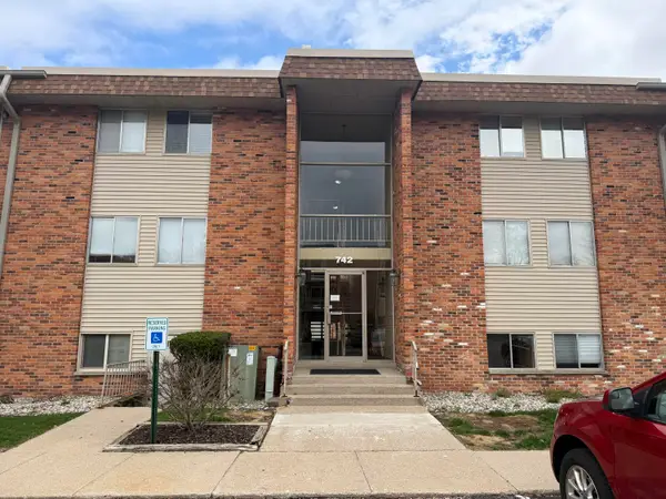 742 W Kilgore Road #106, Kalamazoo, MI 49008