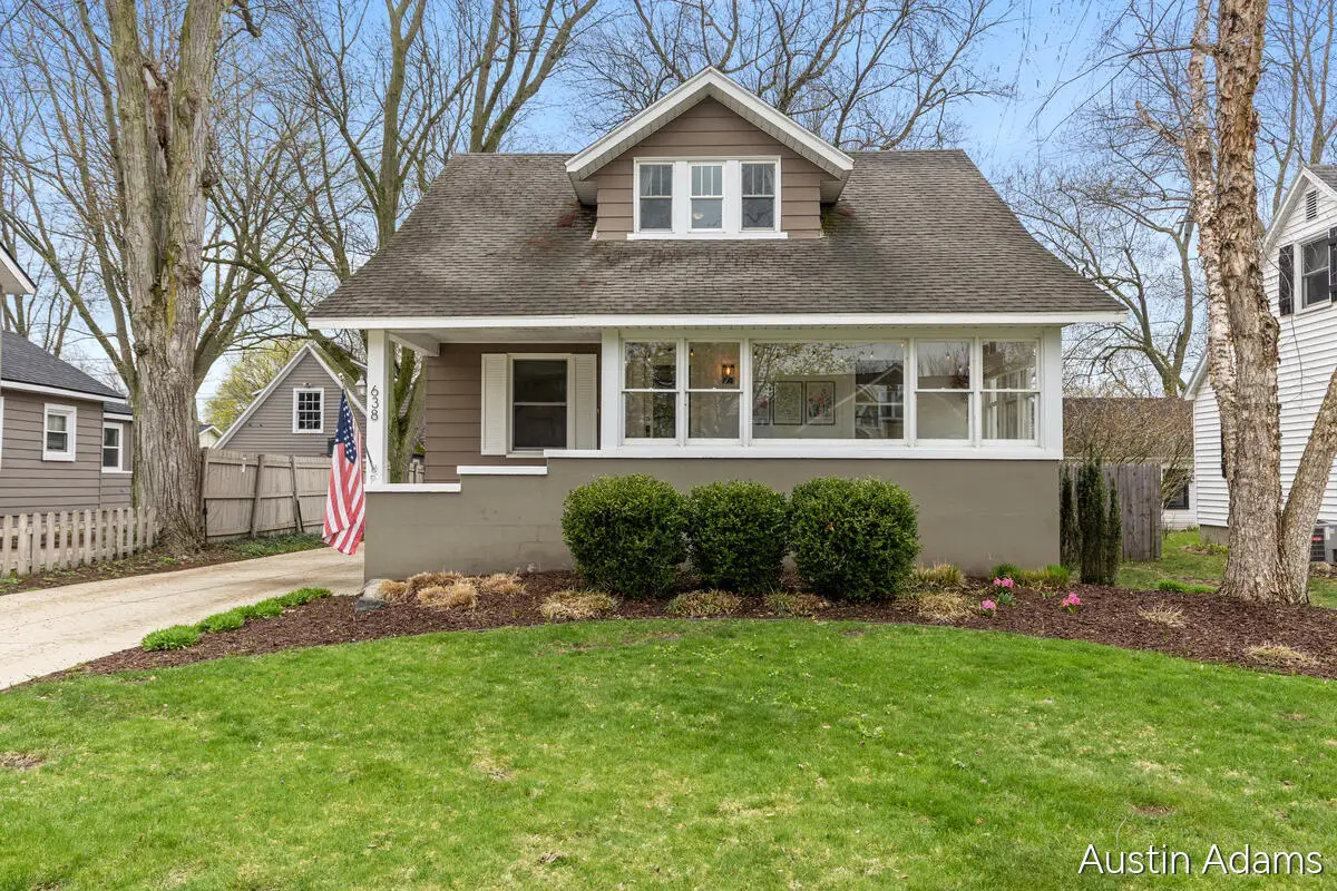 638 E Central Avenue, Zeeland, MI 49464 - #1