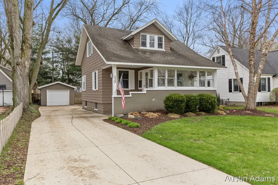 638 E Central Avenue, Zeeland, MI 49464 - #3