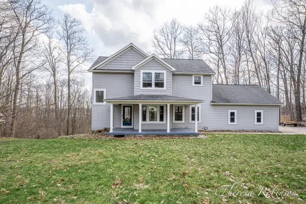 2232 Pointe North Drive Ne, Cedar Springs, MI 49319