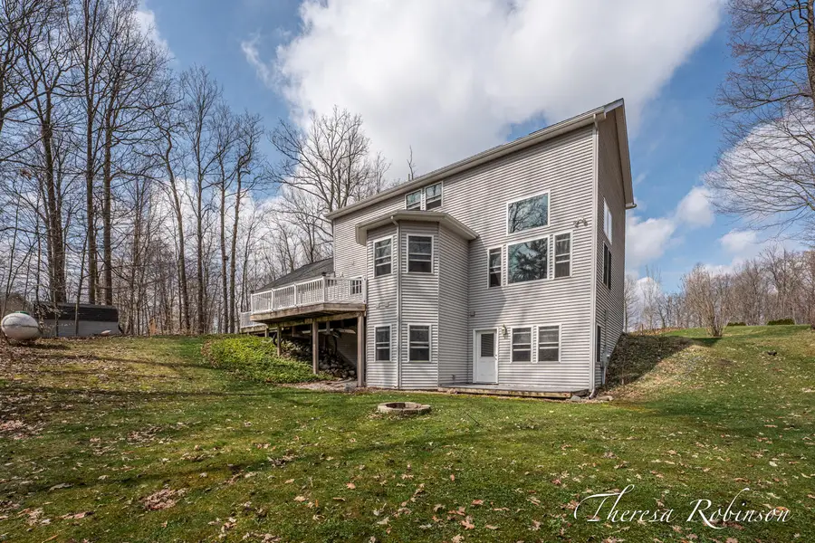 2232 Pointe North Drive Ne, Cedar Springs, MI 49319 - #2