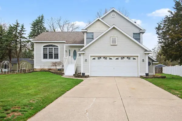 477 Pine Wood Court, Holland, MI 49424