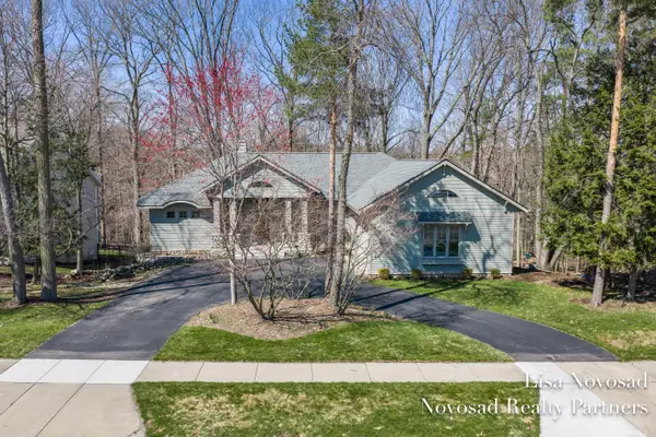 2301 Longmeadow Street Nw, Grand Rapids, MI 49504