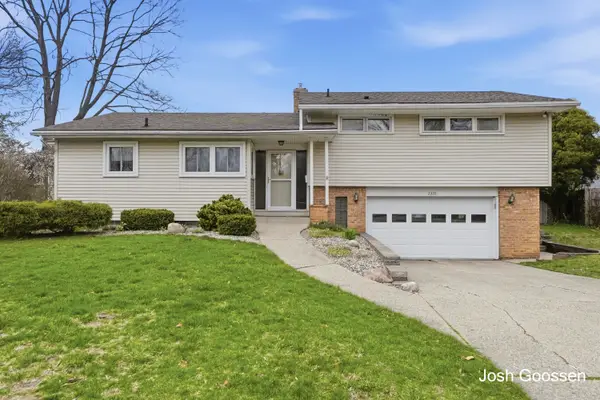 2335 Sinclair Avenue Ne, Grand Rapids, MI 49505