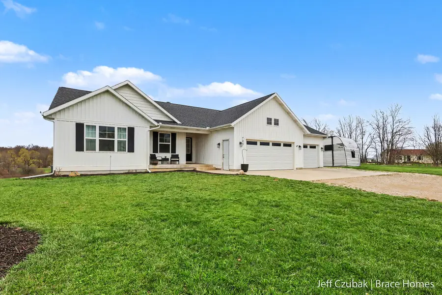 703 140th Avenue, Wayland, MI 49348 - #2