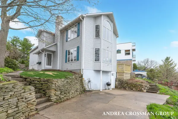 567 Breezy Bluff Street, Battle Creek, MI 49015
