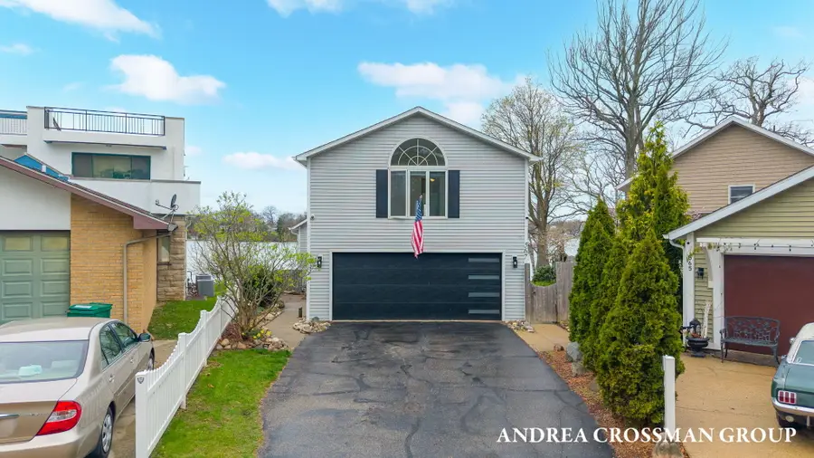 567 Breezy Bluff Street, Battle Creek, MI 49015 - #2