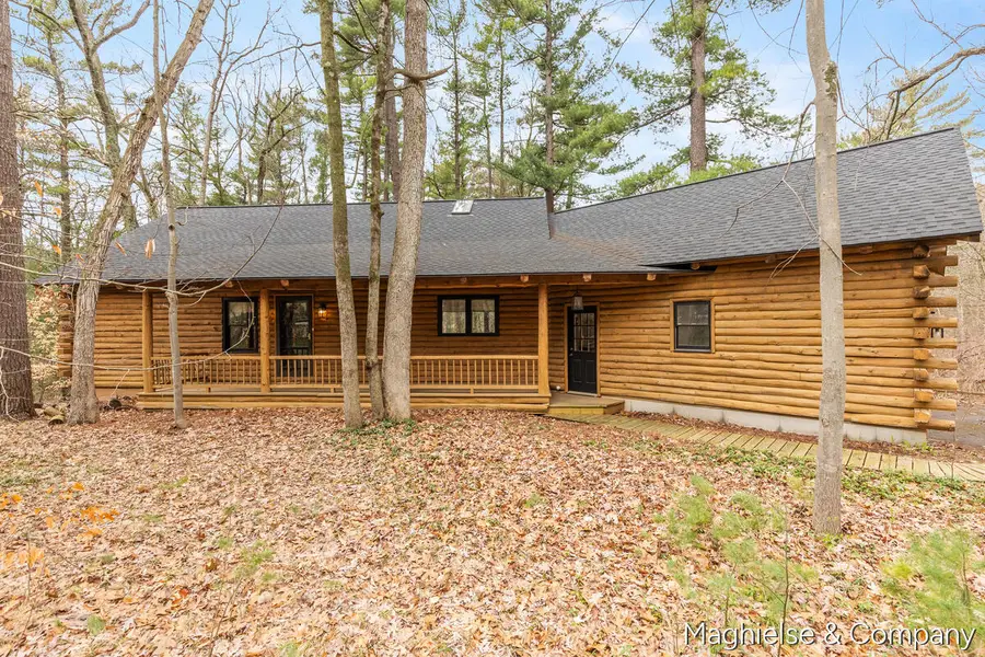 4755 Division Avenue N, Comstock Park, MI 49321 - #2