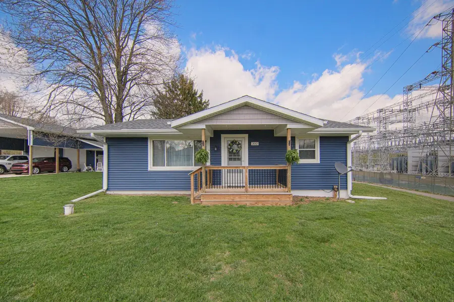 302 Hillsdale Street, Jackson, MI 49202 - #2