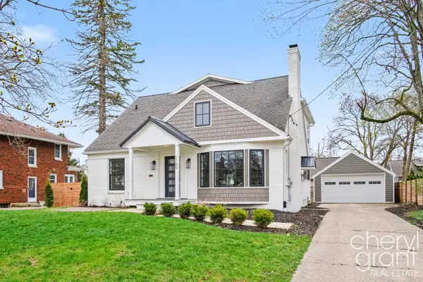 1100 Eastwood Avenue Se, East Grand Rapids, MI 49506
