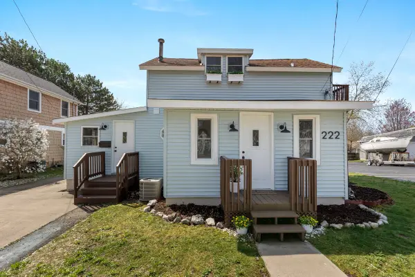 222 Oak Street, South Haven, MI 49090