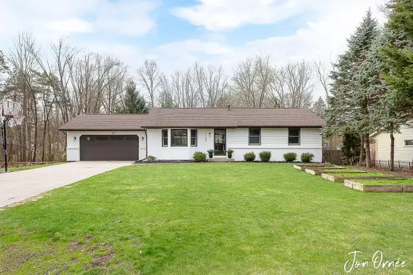 14155 Deer Cove Drive, Holland, MI 49424