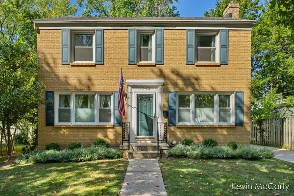 1043 Floral Avenue Se, East Grand Rapids, MI 49506