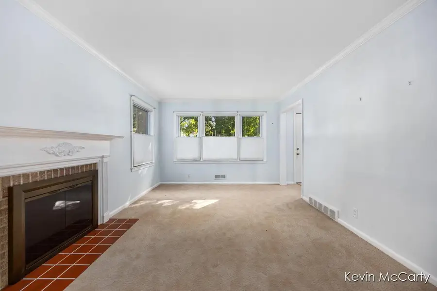 1043 Floral Avenue Se, East Grand Rapids, MI 49506 - #2