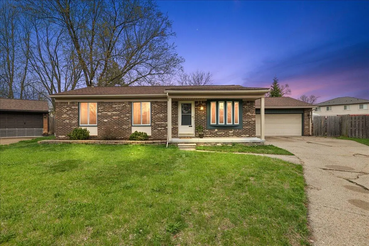 15621 Cox Street, Clinton Township, MI 48038 - #1
