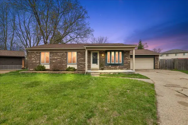 15621 Cox Street, Clinton Twp, MI 48038