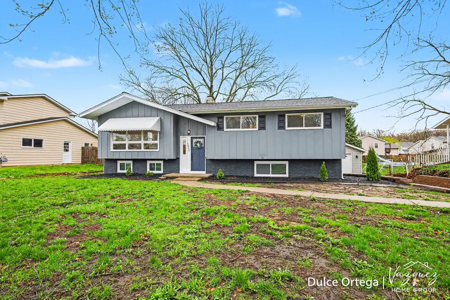 3042 Perry Avenue Sw, Wyoming, MI 49519 - #2