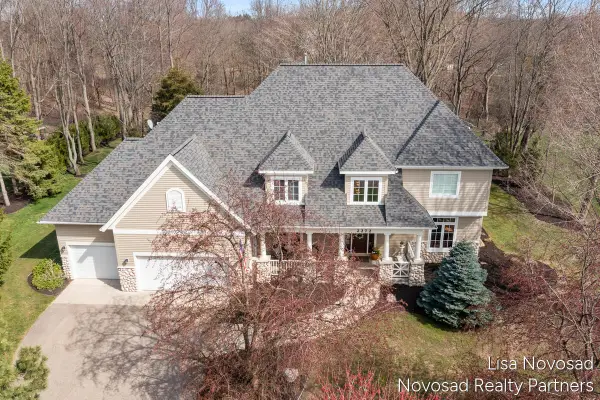 2272 Cascade Lakes Circle Se, Grand Rapids, MI 49546