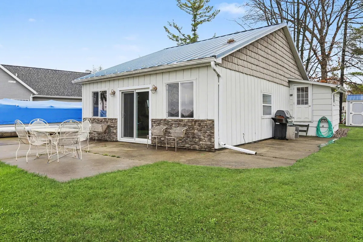 416 W Russell Drive, Coldwater, MI 49036 - #1