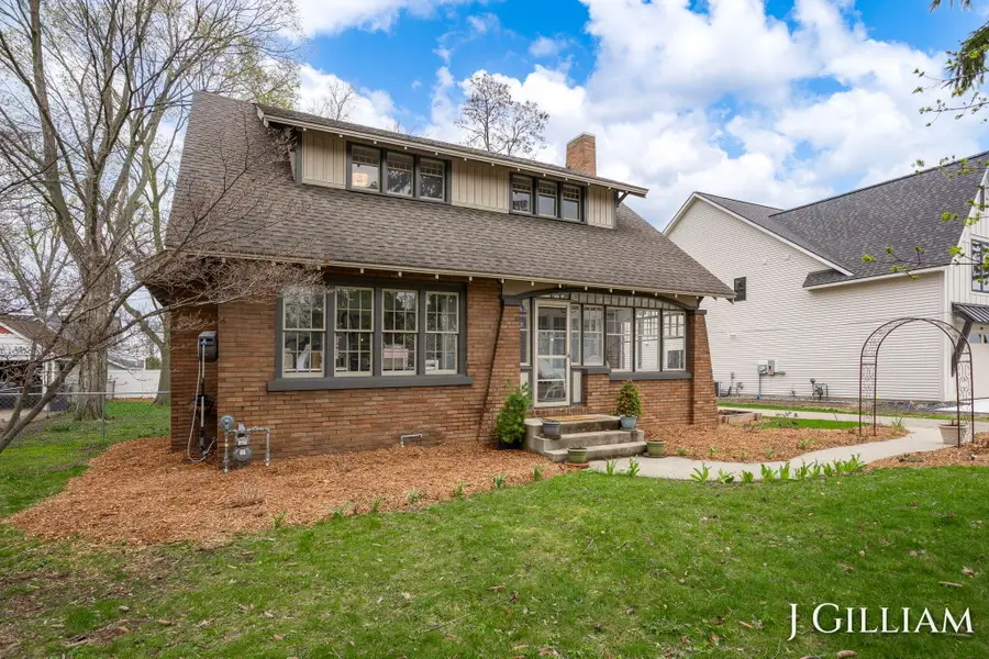 587 S Shore Drive, Holland, MI 49423 - #2